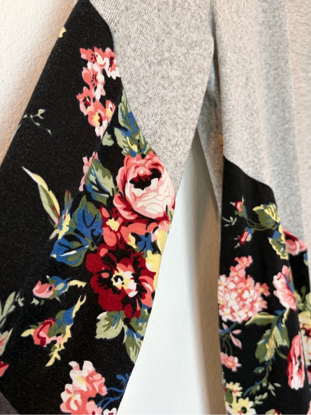 Grey & Floral Open-Front Long Cardigan - Picture 2 of 2